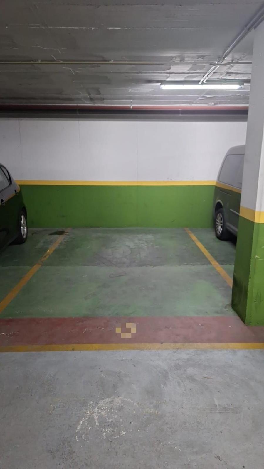 Piso Con Patio Privado Y Parking Nervion Sevilla Eksteriør billede