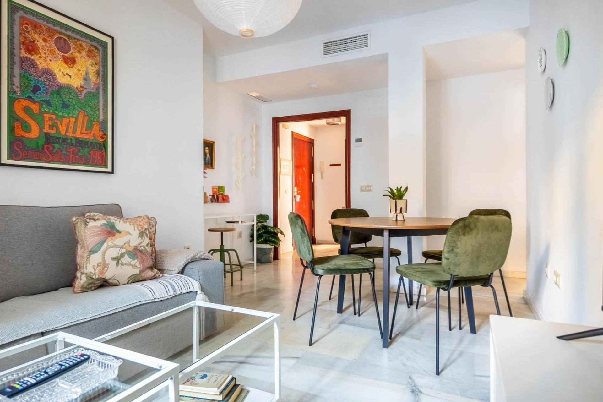 Piso Con Patio Privado Y Parking Nervion Sevilla Eksteriør billede