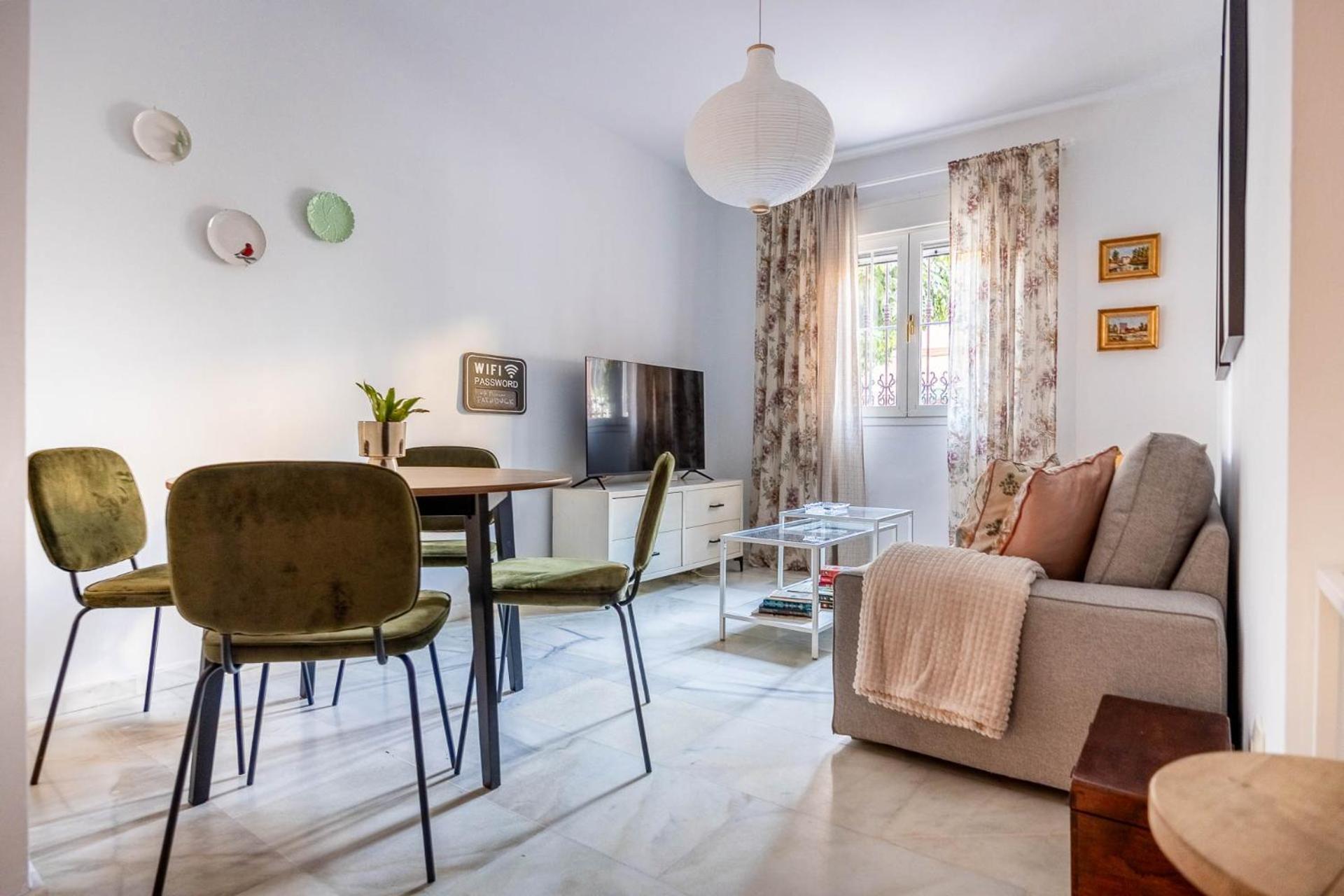 Piso Con Patio Privado Y Parking Nervion Sevilla Eksteriør billede