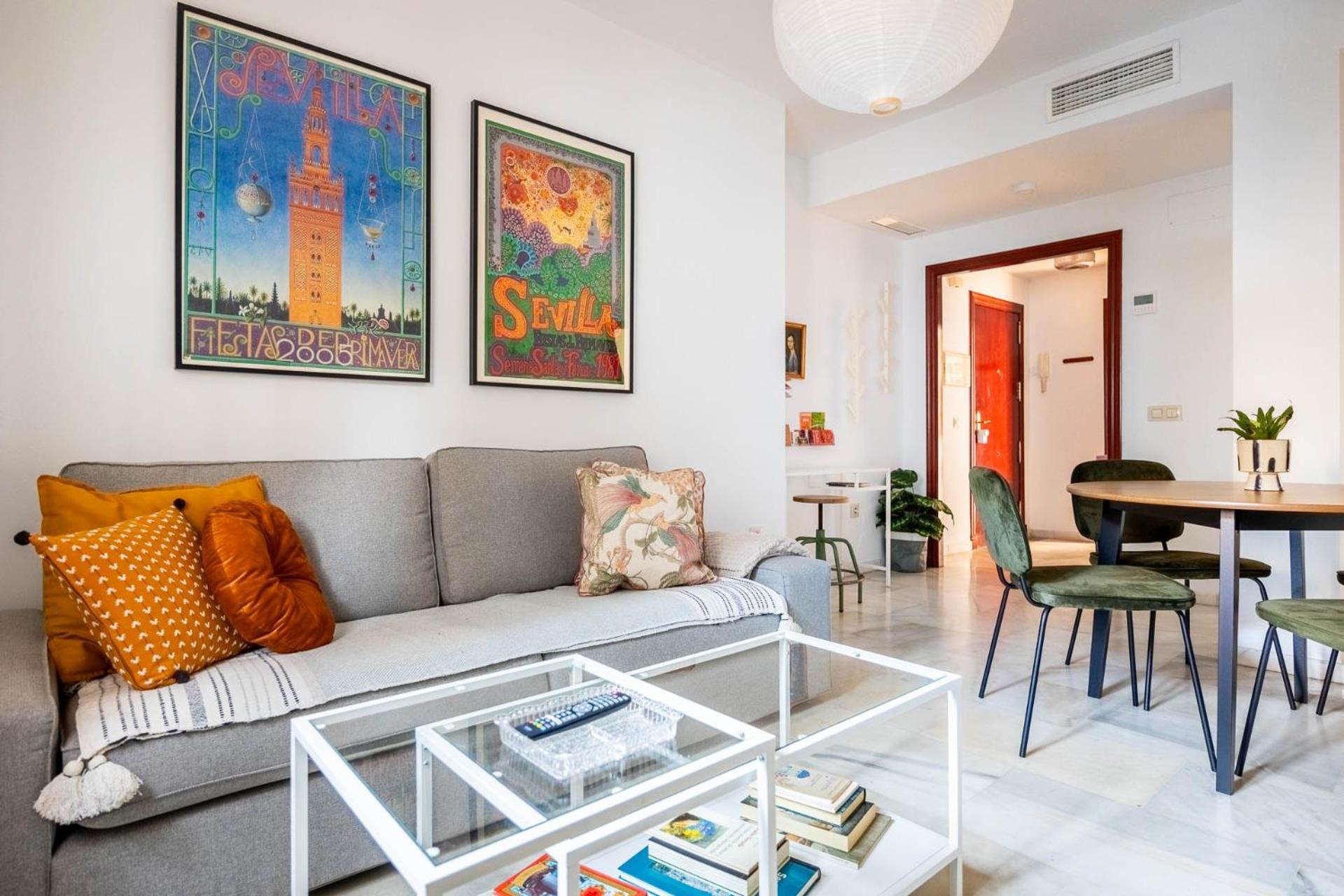 Piso Con Patio Privado Y Parking Nervion Sevilla Eksteriør billede