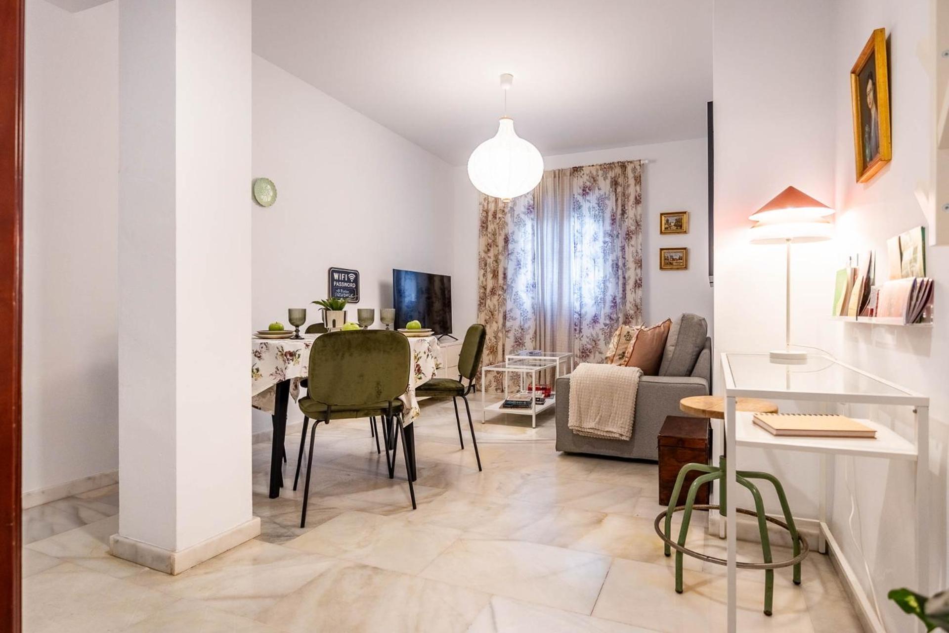 Piso Con Patio Privado Y Parking Nervion Sevilla Eksteriør billede