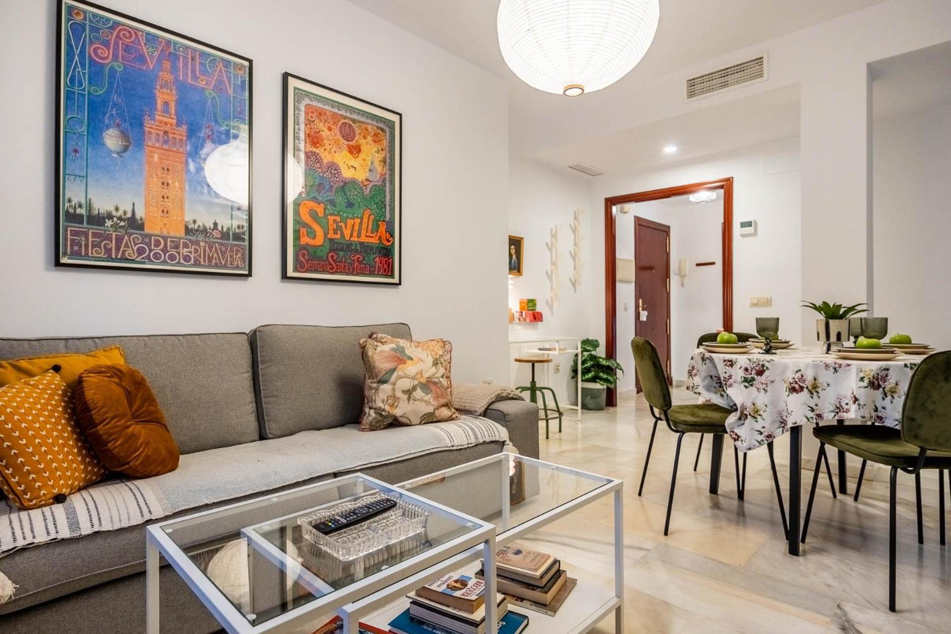 Piso Con Patio Privado Y Parking Nervion Sevilla Eksteriør billede