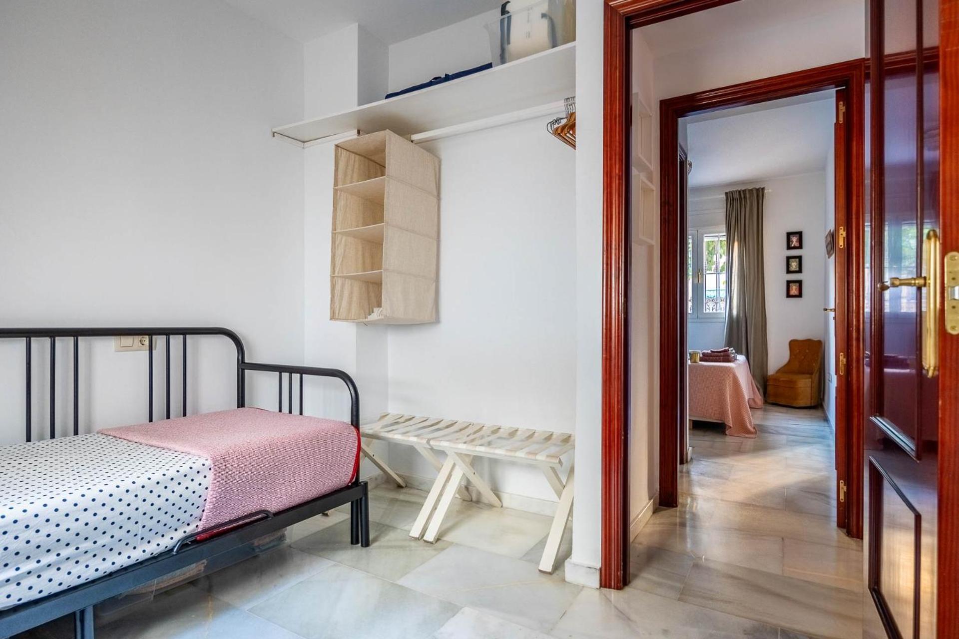 Piso Con Patio Privado Y Parking Nervion Sevilla Eksteriør billede